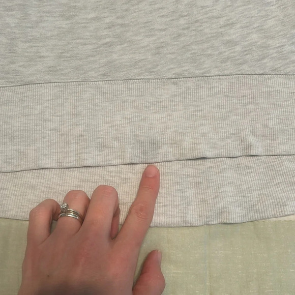 Old Navy heather gray sweatshirt round neck size XS - Picture 9 of 10